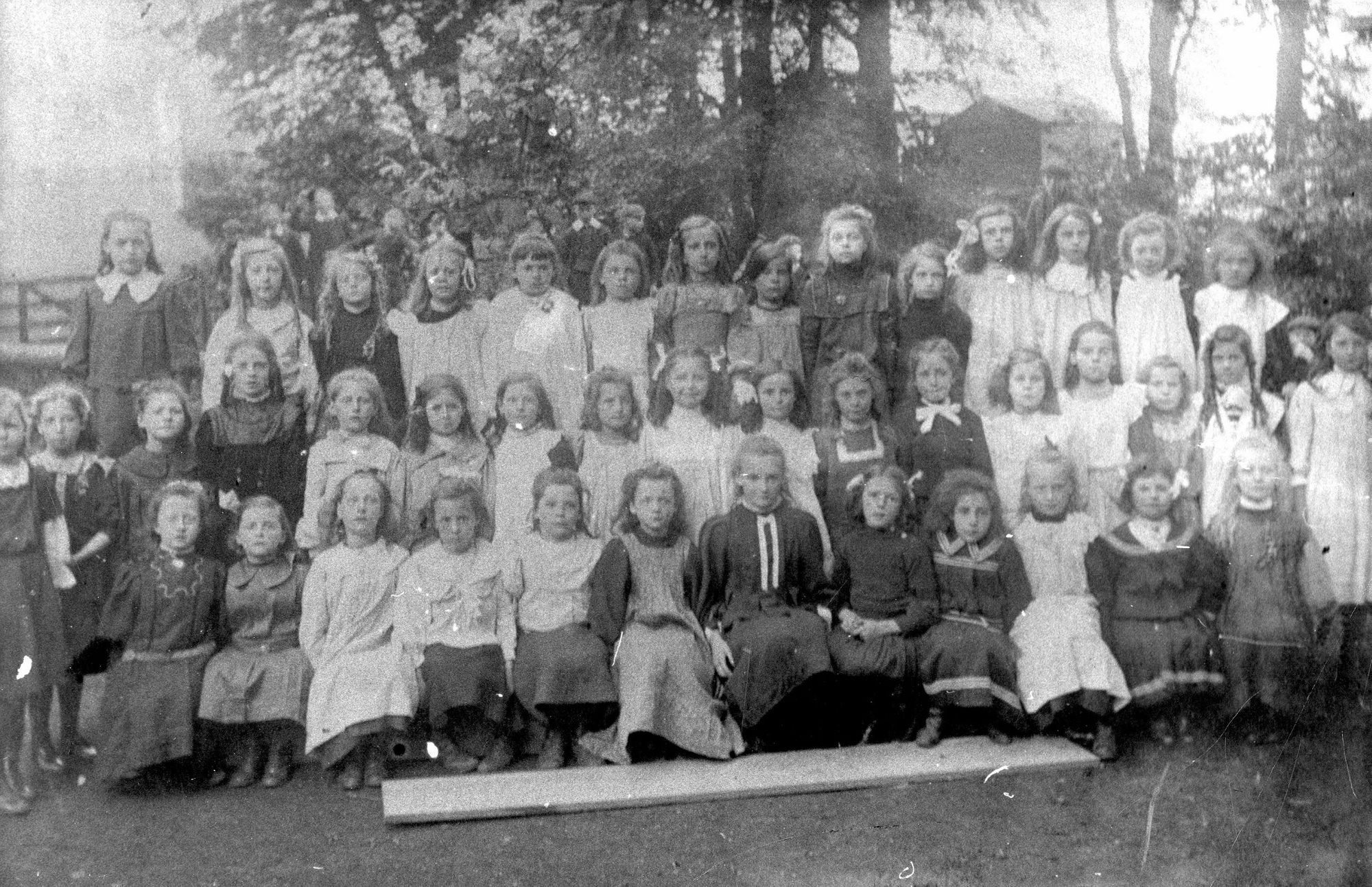 Macclesfield Nostalgia: Long-lost photo captures innocence of school day memories