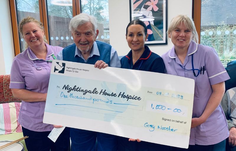 Wrexham hospice patient celebrates 90th birthday with £1,000 donation