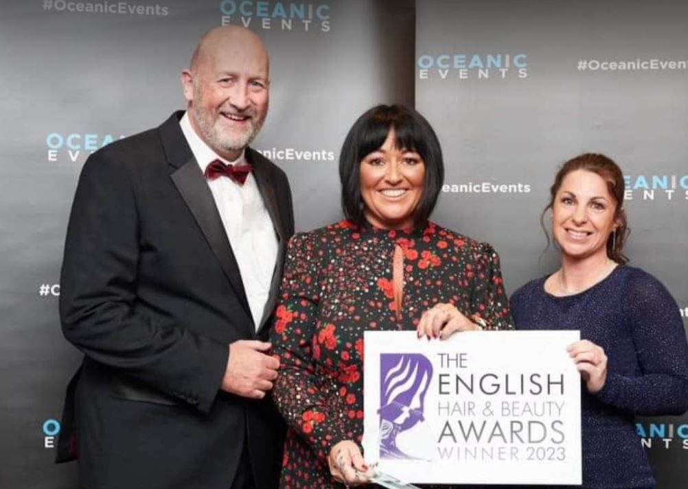 Rochdale ‘sunshine therapist’ wins tanning salon of the year