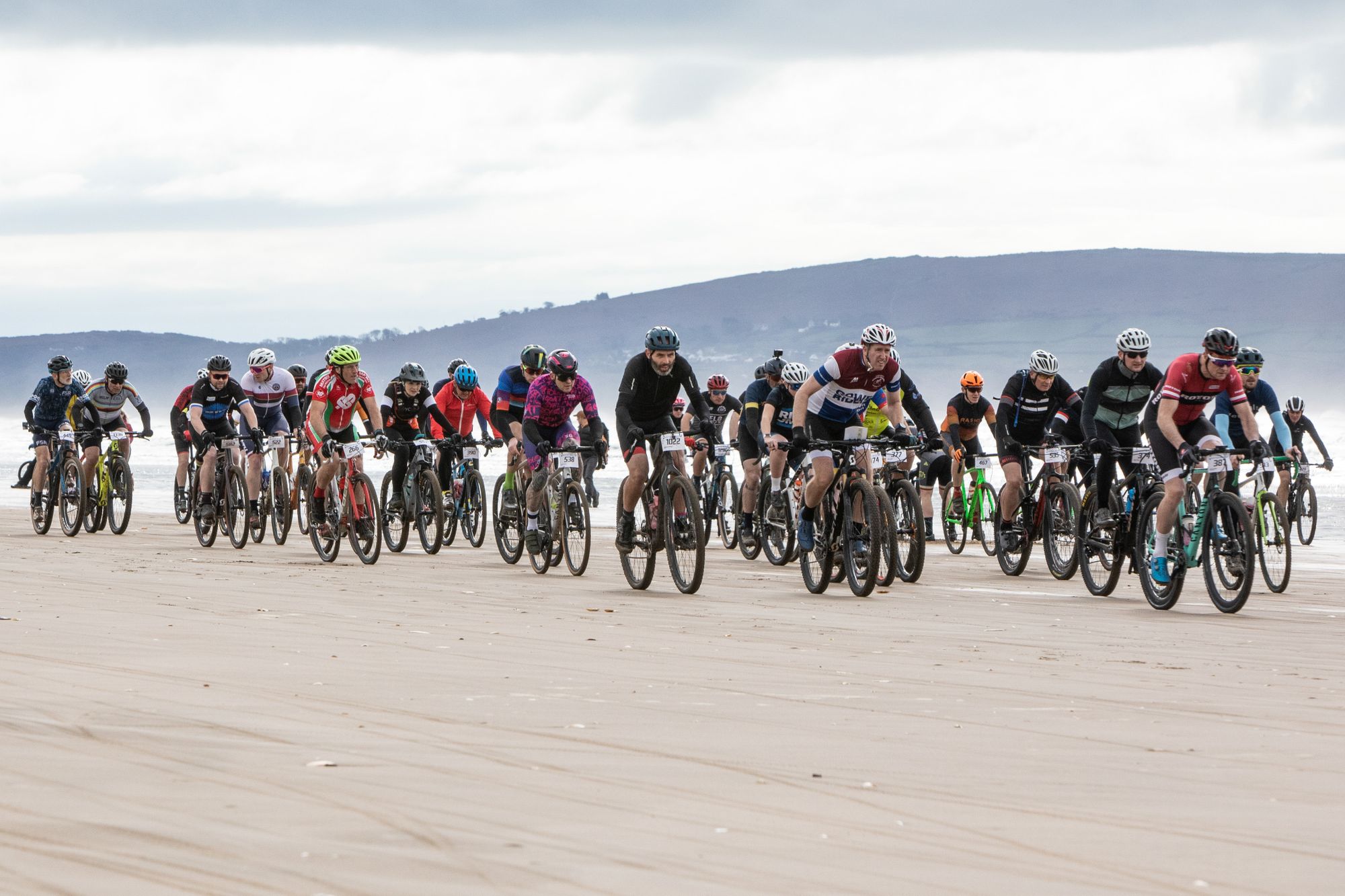 Battle of the Beach cycle challenge attracts 1,000 riders to Pembrey Country Park