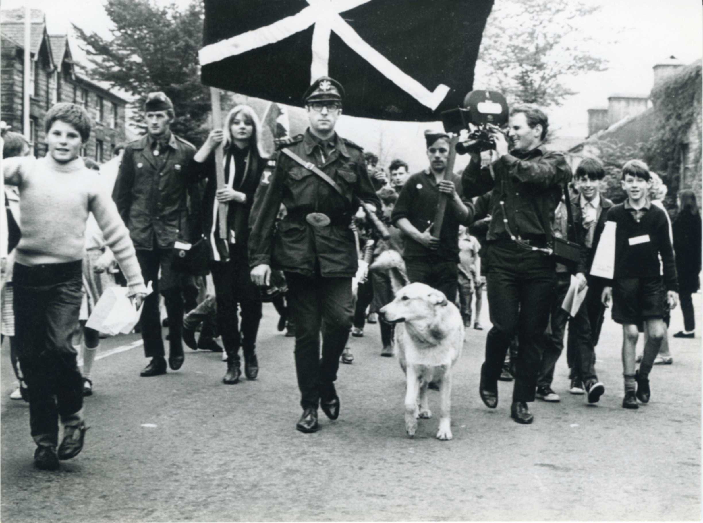 Bom Arwisgo'r Tywysog Charles wedi cael ei gwneud gan "Barnes Wallis" Cymru