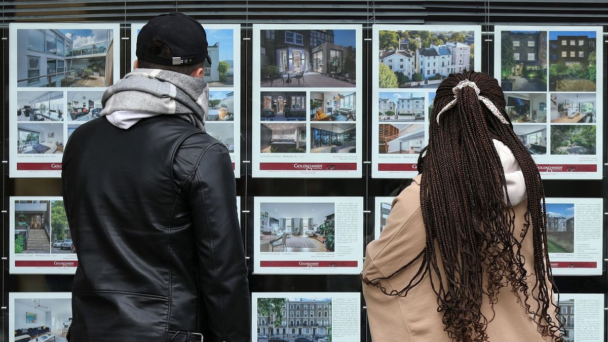 Top ten UK areas where homes are selling faster than a year ago