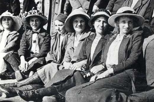 Macclesfield Nostalgia: Hats, smiles and 1900s style