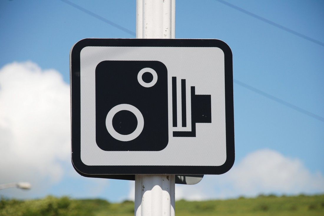 Furious debate erupts over what speed camera sign really shows