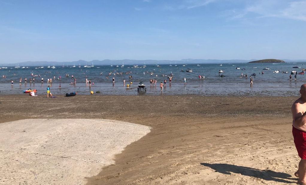 Encouraging people to enjoy Gwynedd's coast safely this Easter