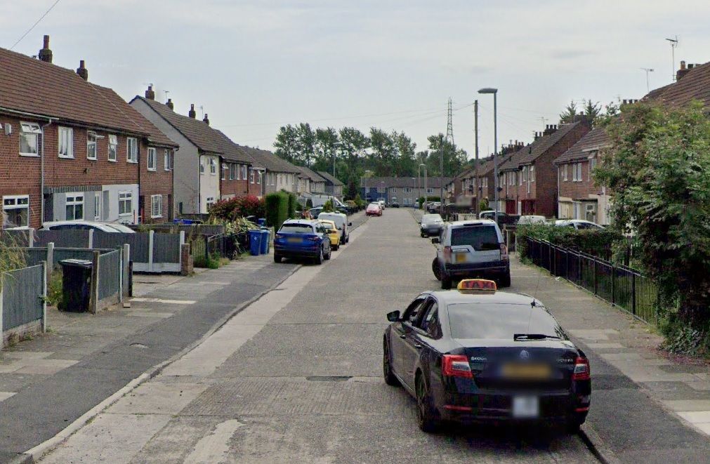 Casualty rescued from Widnes house fire