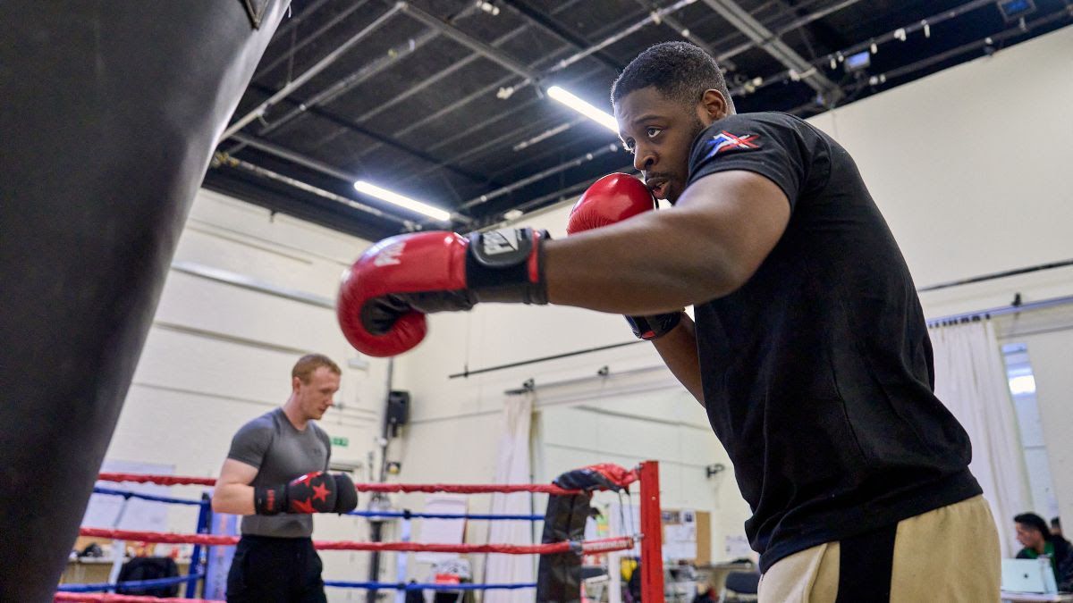 'Tender and funny' play centred around a gym takes audiences on a rollercoaster ride