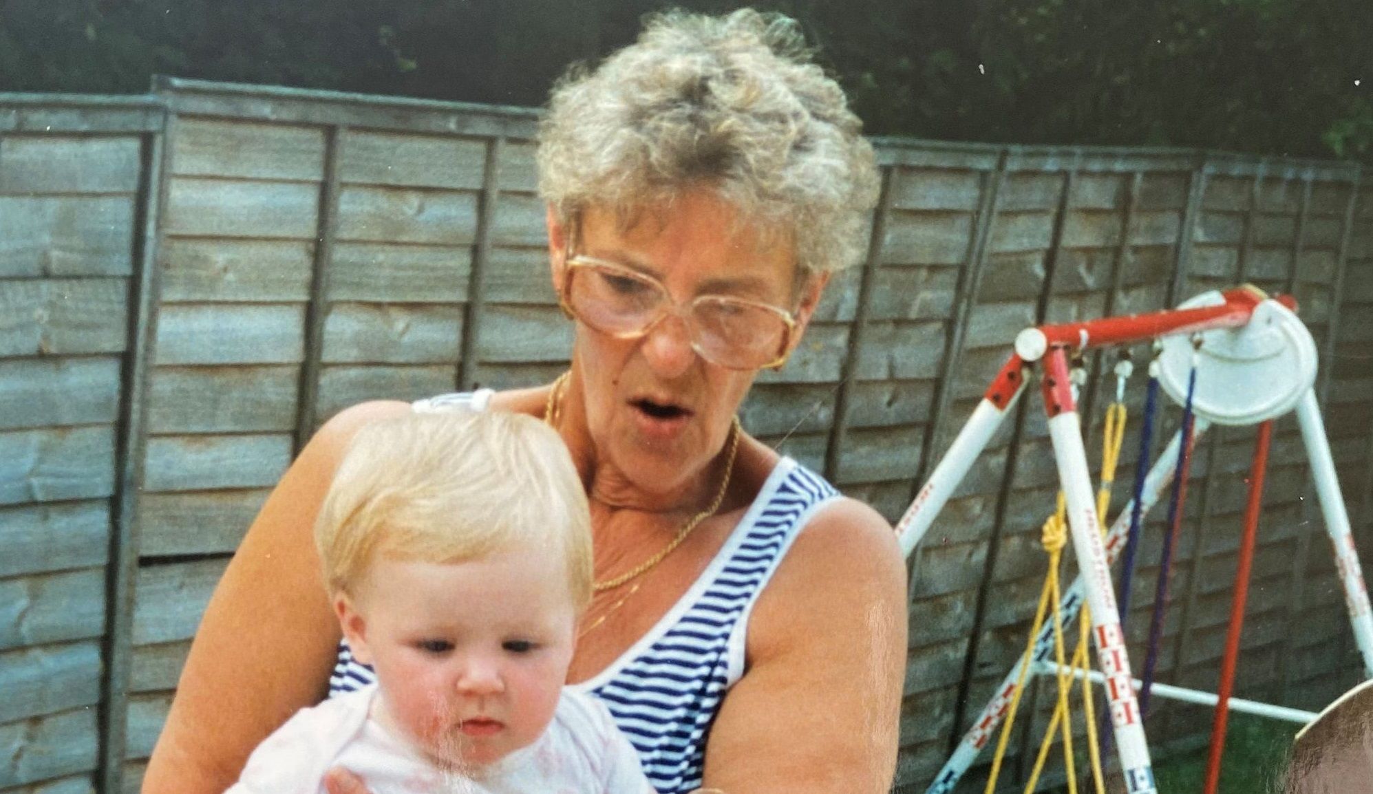 Leeds woman to run 10k to thank hospice who helped grandmother