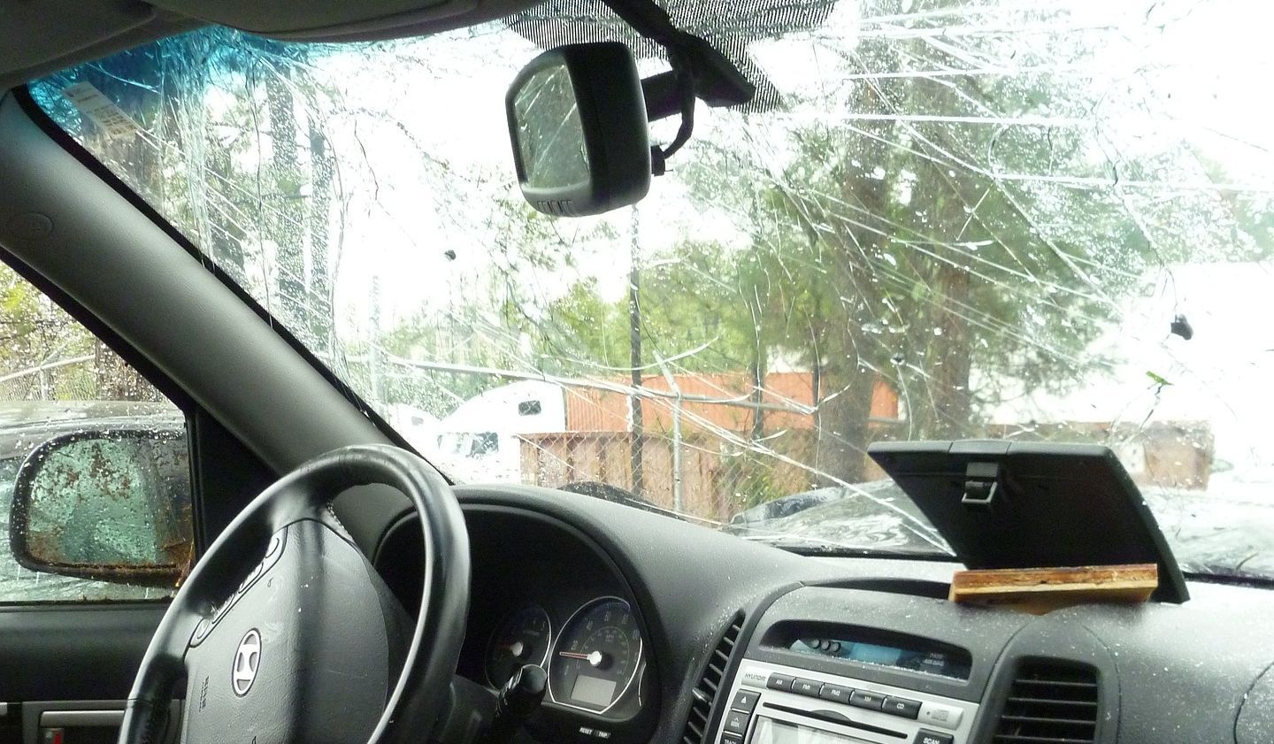 Drivers warned a cracked windscreen could lead to £2,500 fine and three penalty points