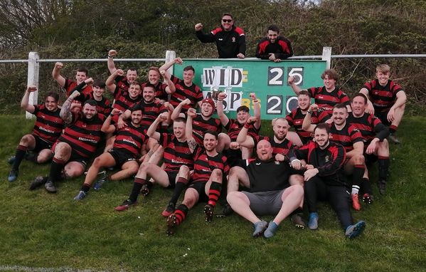 Widnes RUFC: Seconds step up to win league cup trophy