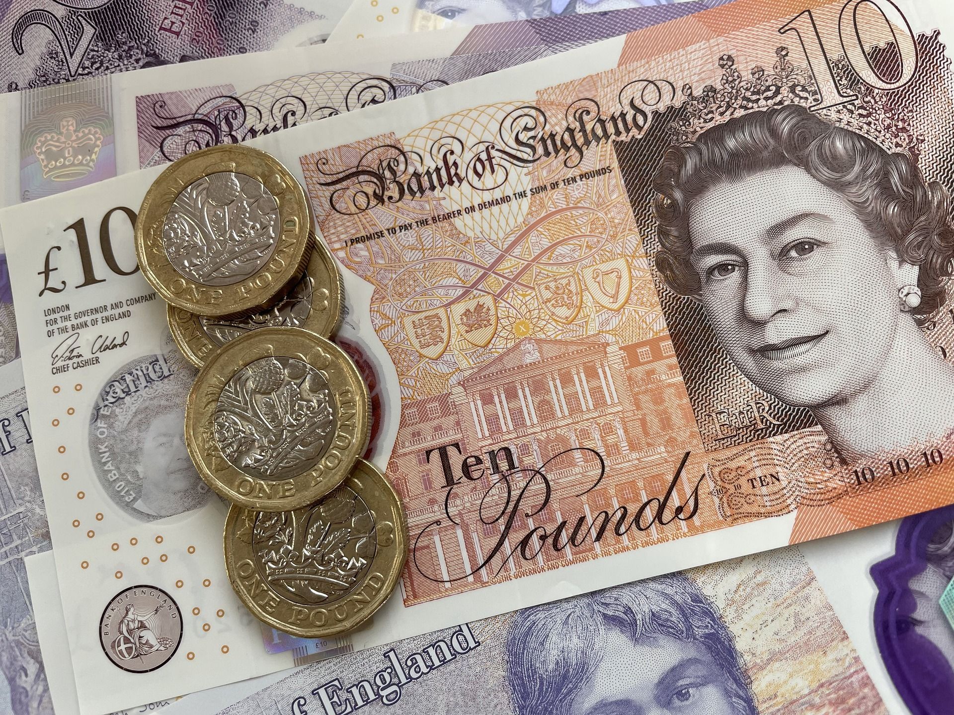 Llanelli Town Council split over expenses row