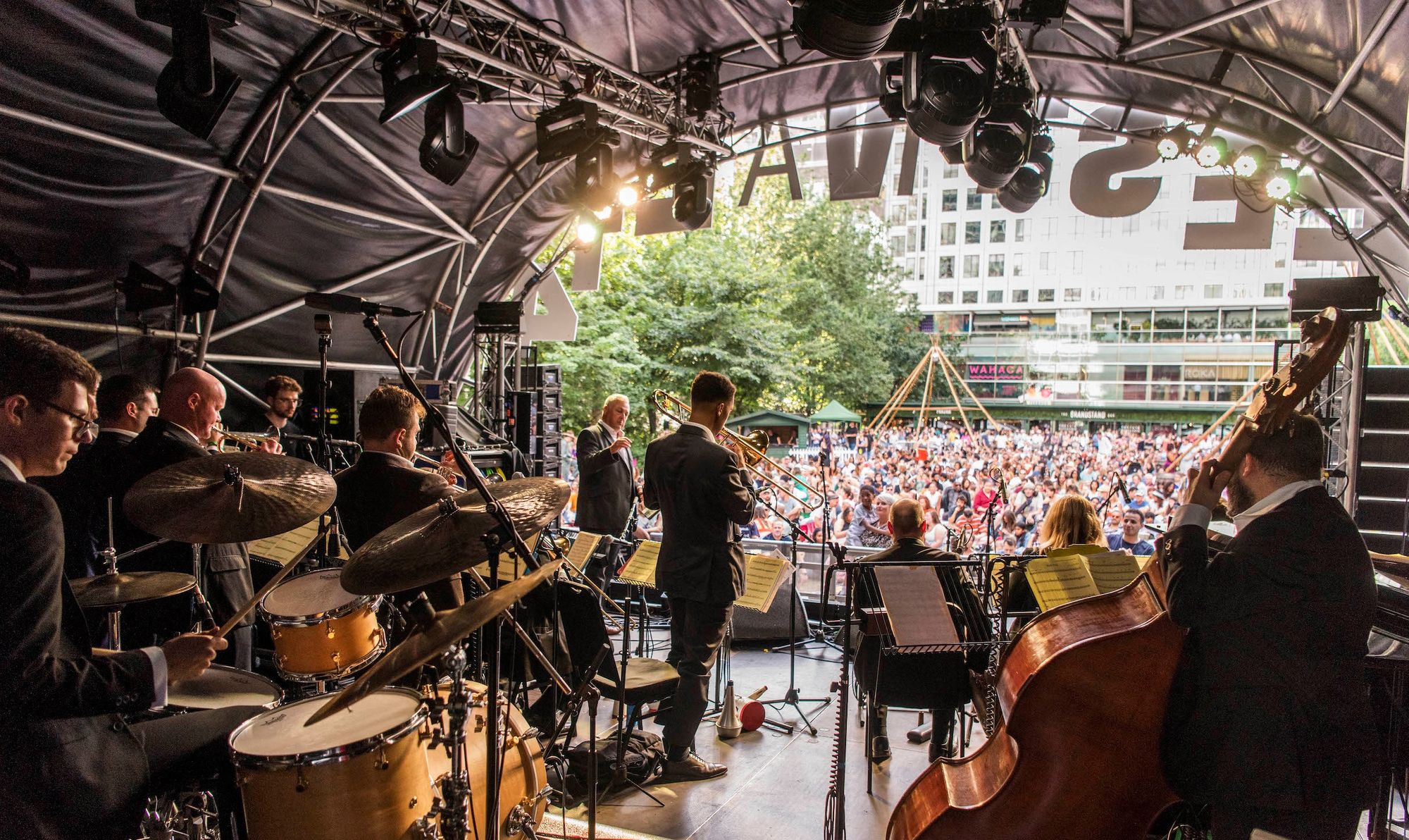 Free festival of live music, theatre and comedy set for Canary Wharf