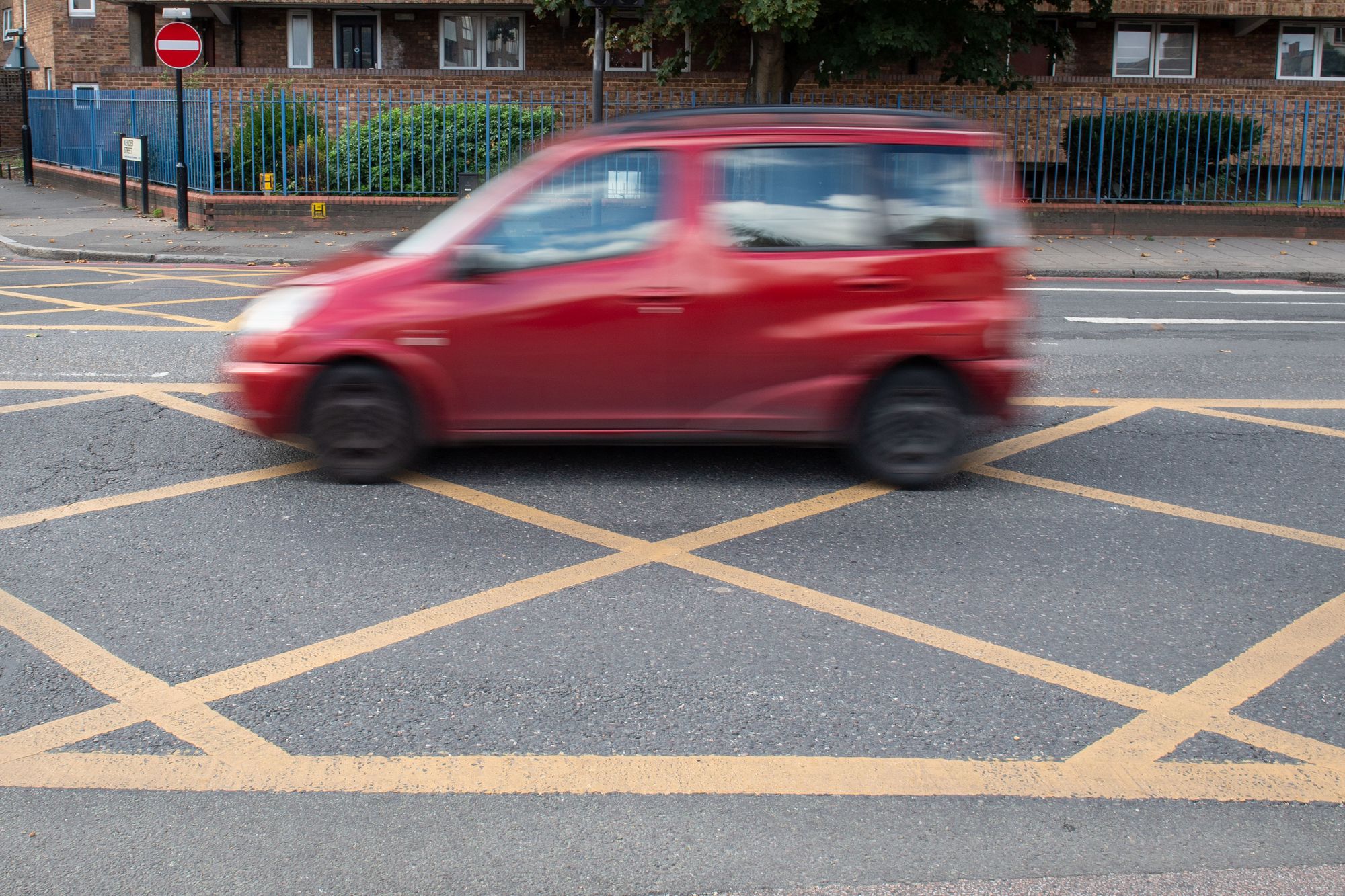 Drivers face 'unfair' fines for using yellow box junctions, report finds