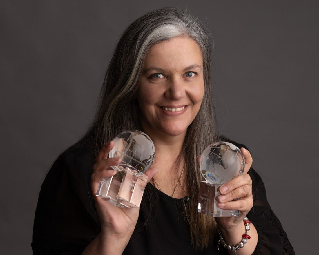 'Gritty' and 'empowering' photo of motherhood wins prestigious award