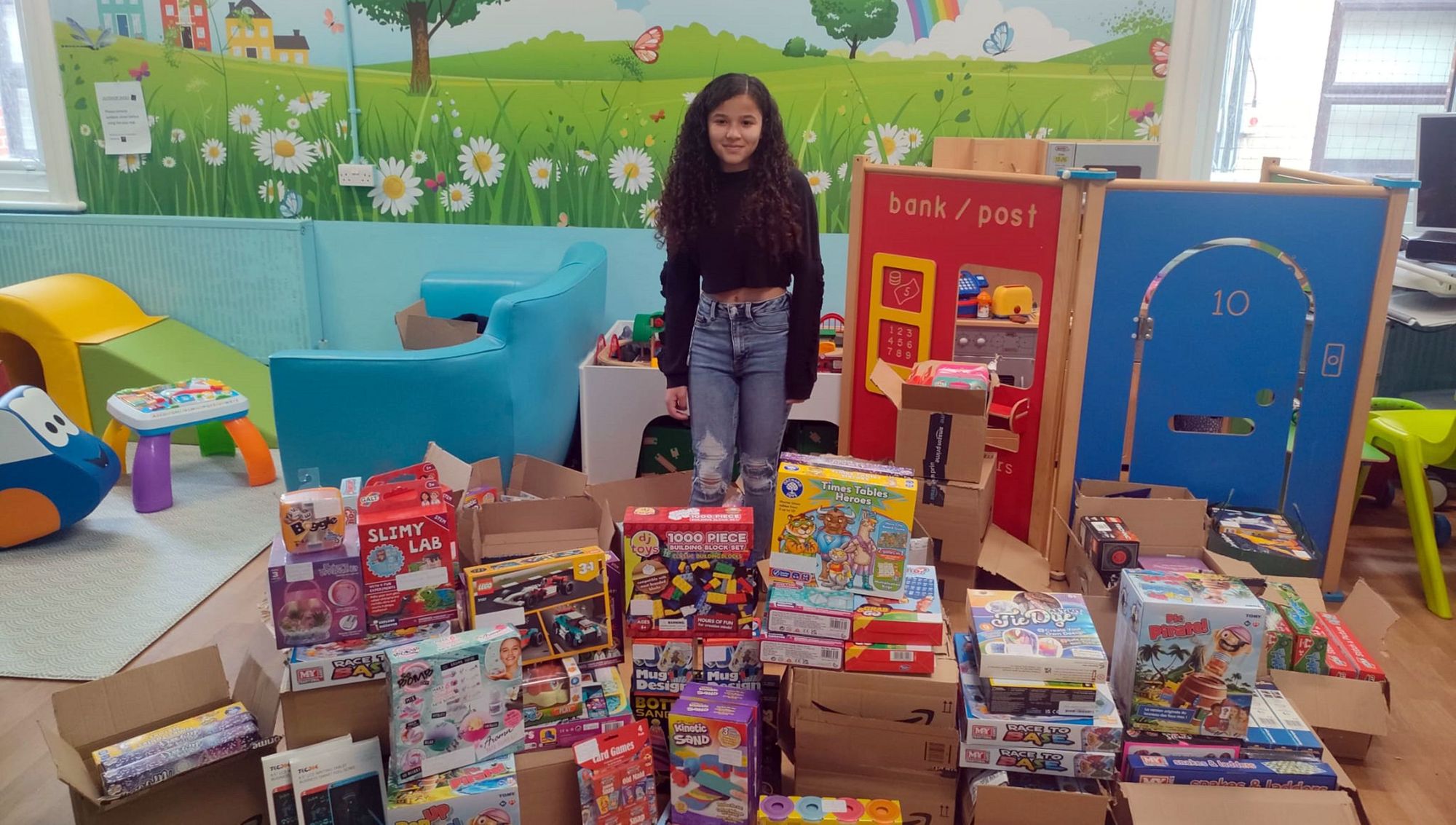 Teen who survived cancer sets up wishlist to drop off hundreds of toys for sick children