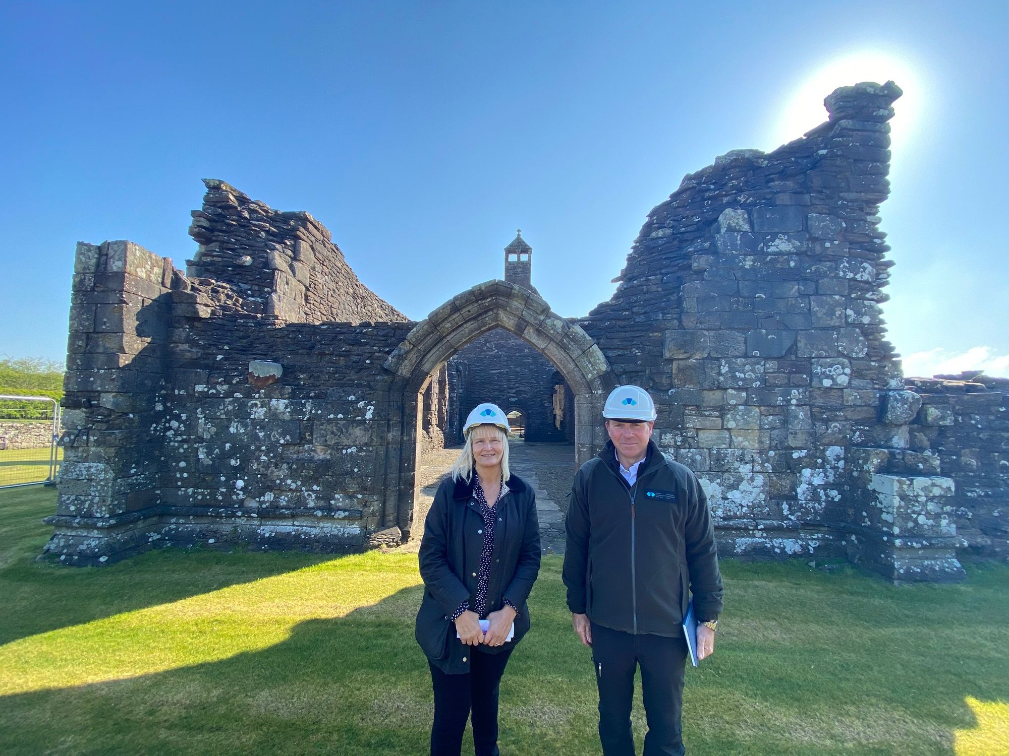 Ayrshire MSP praises Historic Environment Scotland after visit to Crossraguel Abbey