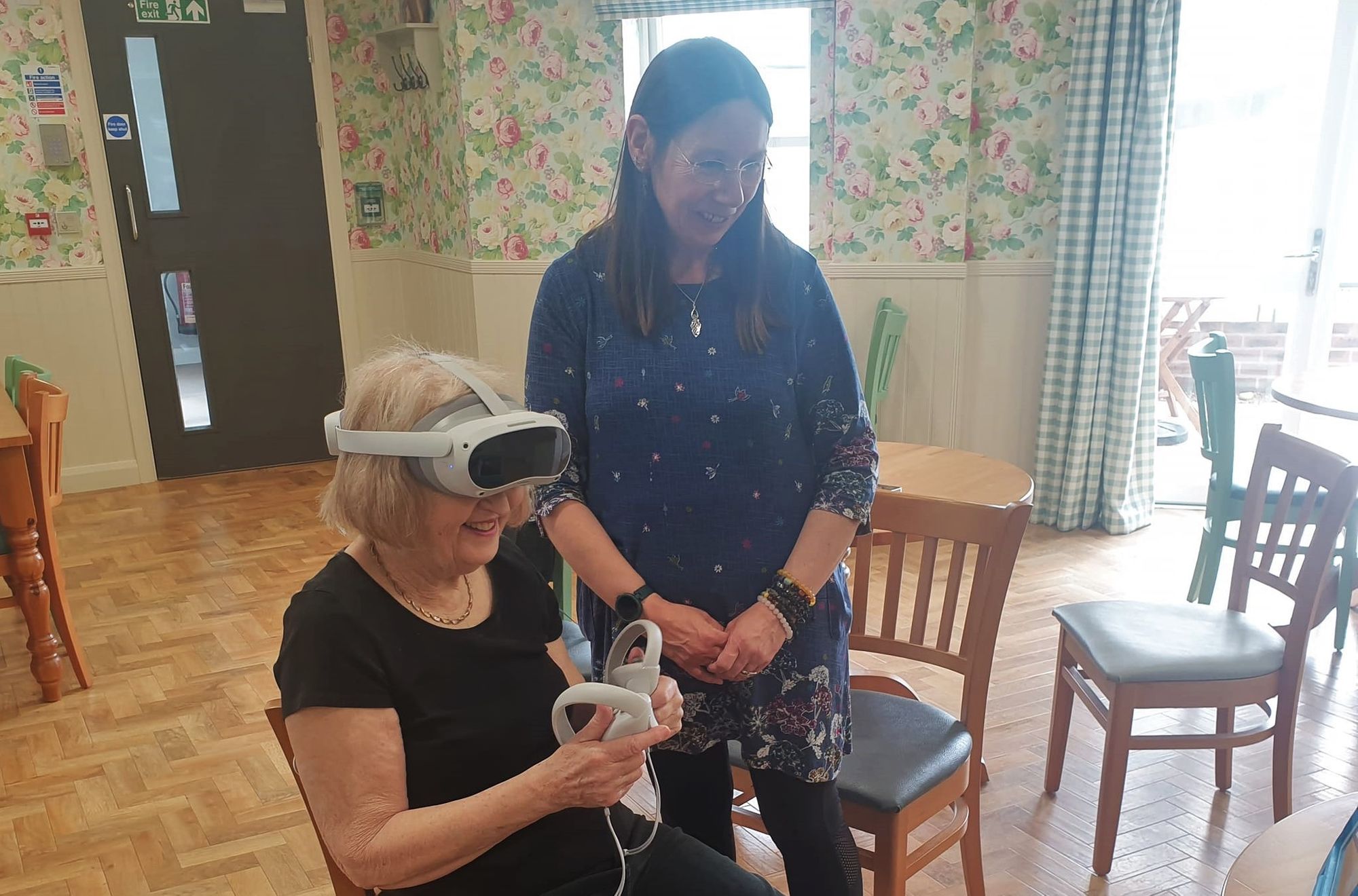 Wakefield residents tour the world through virtual reality