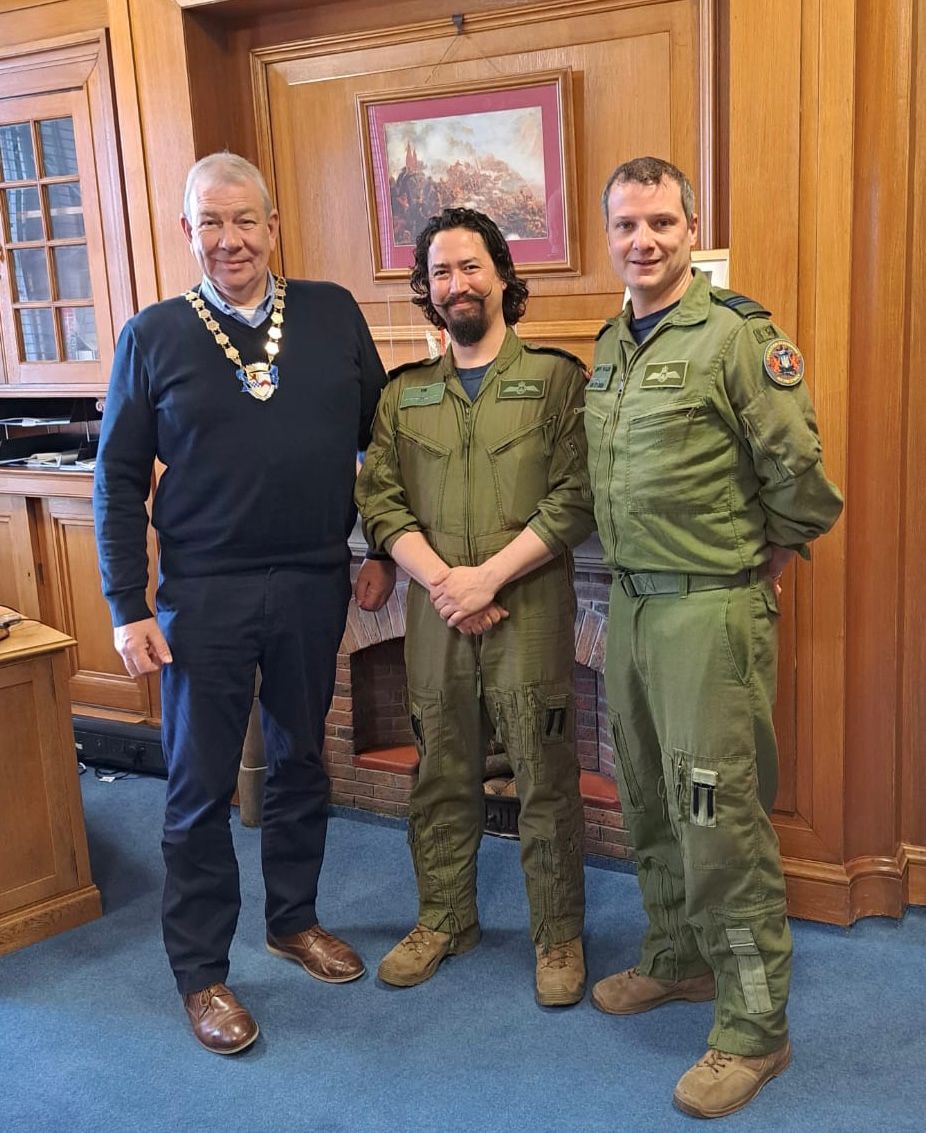 Provost receives visit from Canadian Commander of Operation Reassurance