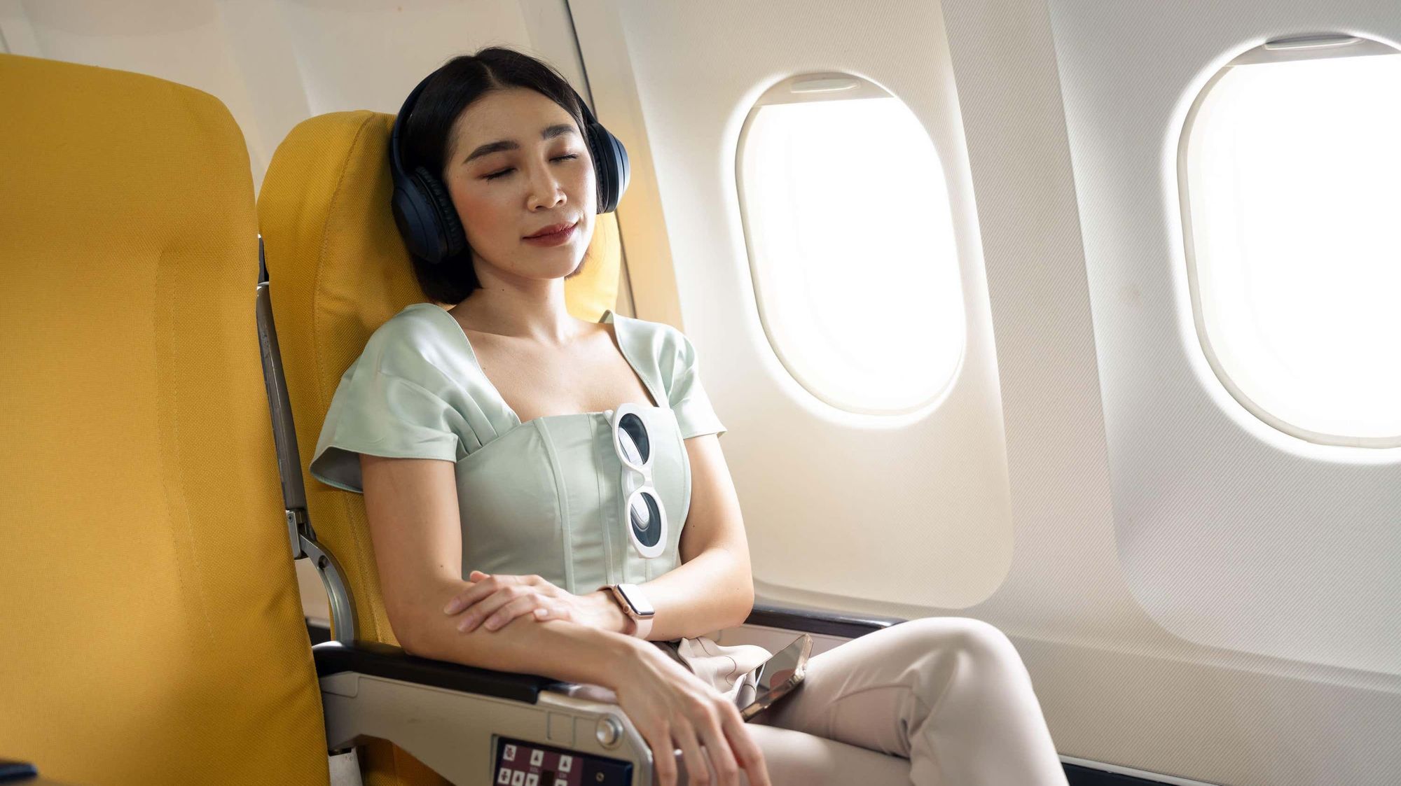 Doctor shares six in-flight health tips to try on your next trip abroad
