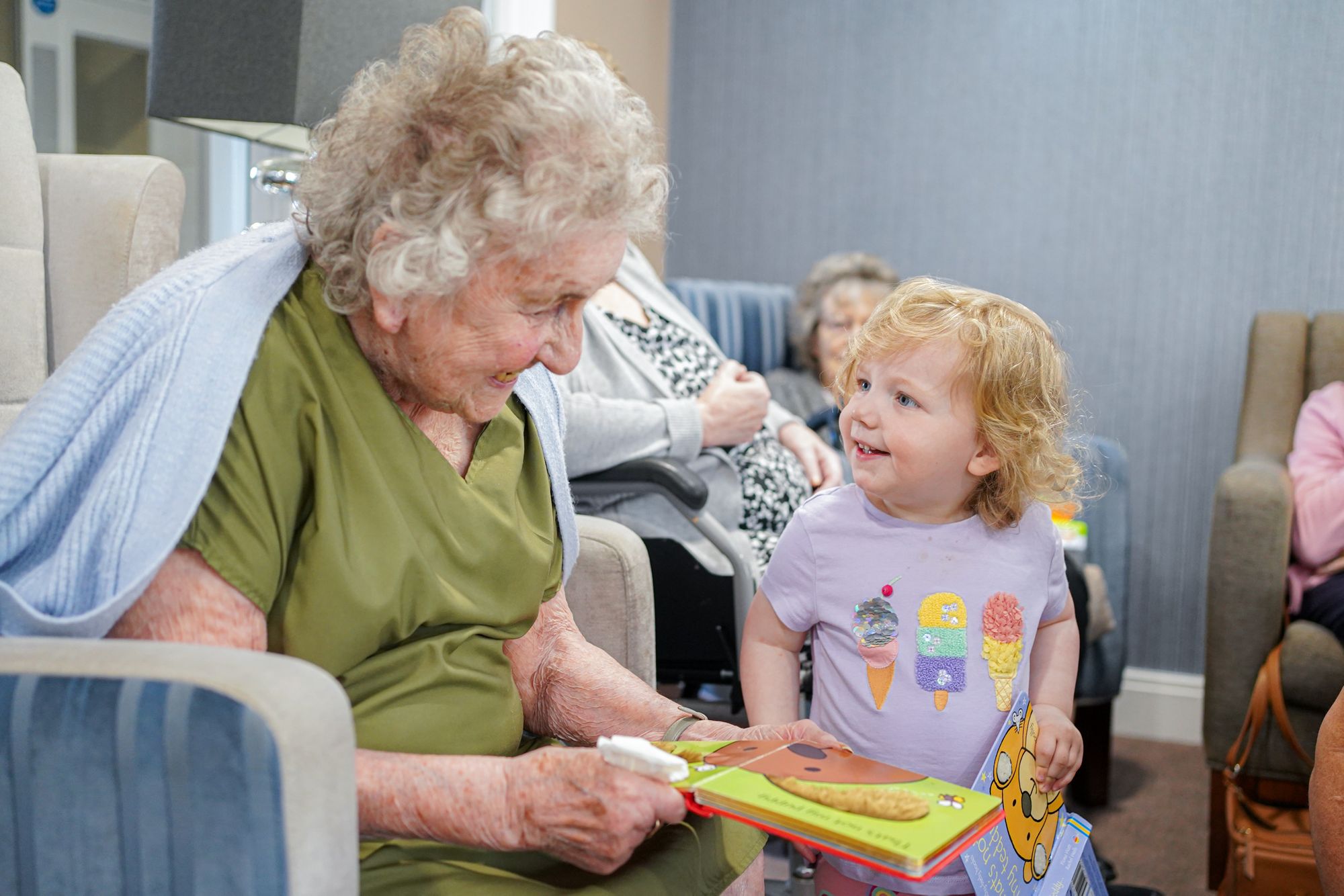 Weekly visits from preschoolers keep Erith residents young at heart