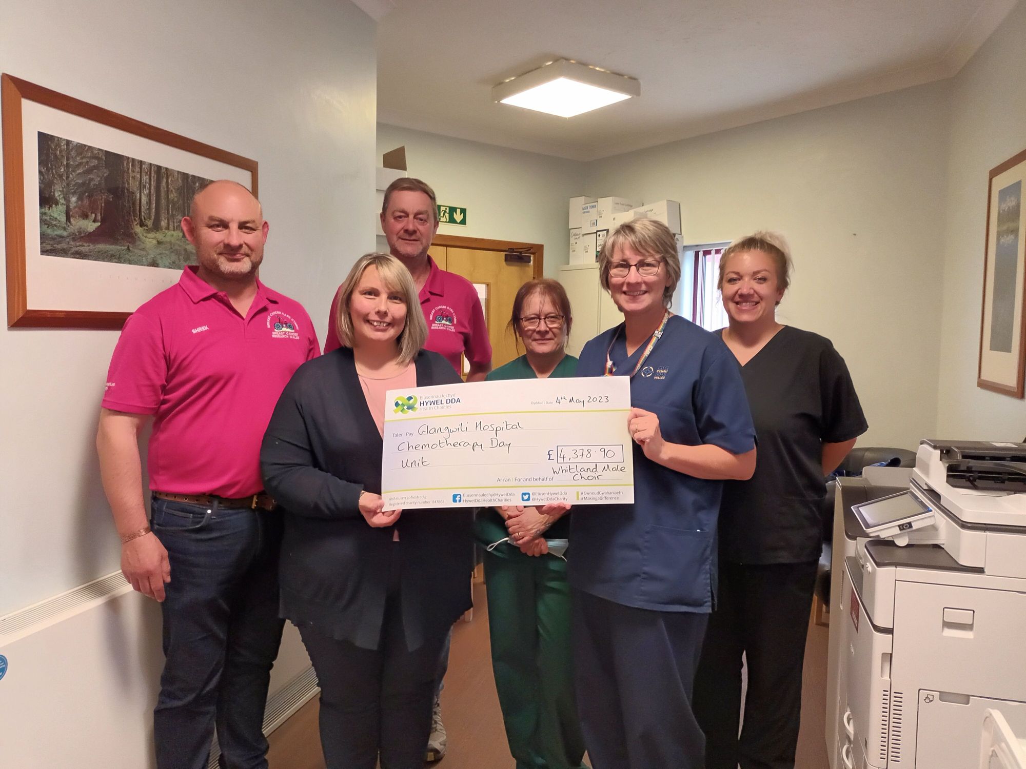 Whitland Male Voice Choir helps raise over £4,000 for chemotherapy day unit