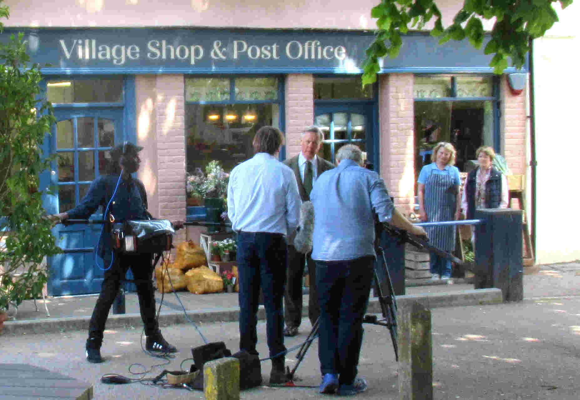 Tatsfield: Filming continues at Sherees