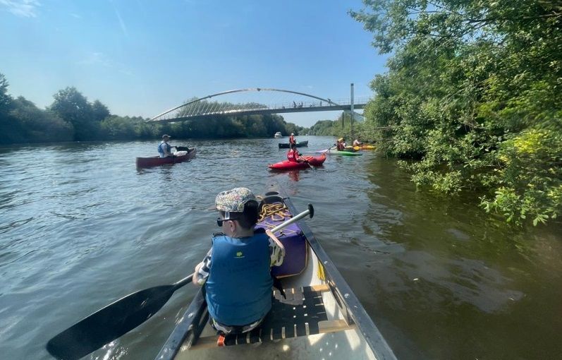 Scouts and canoe club go paddling on Yorkshire river clean-up