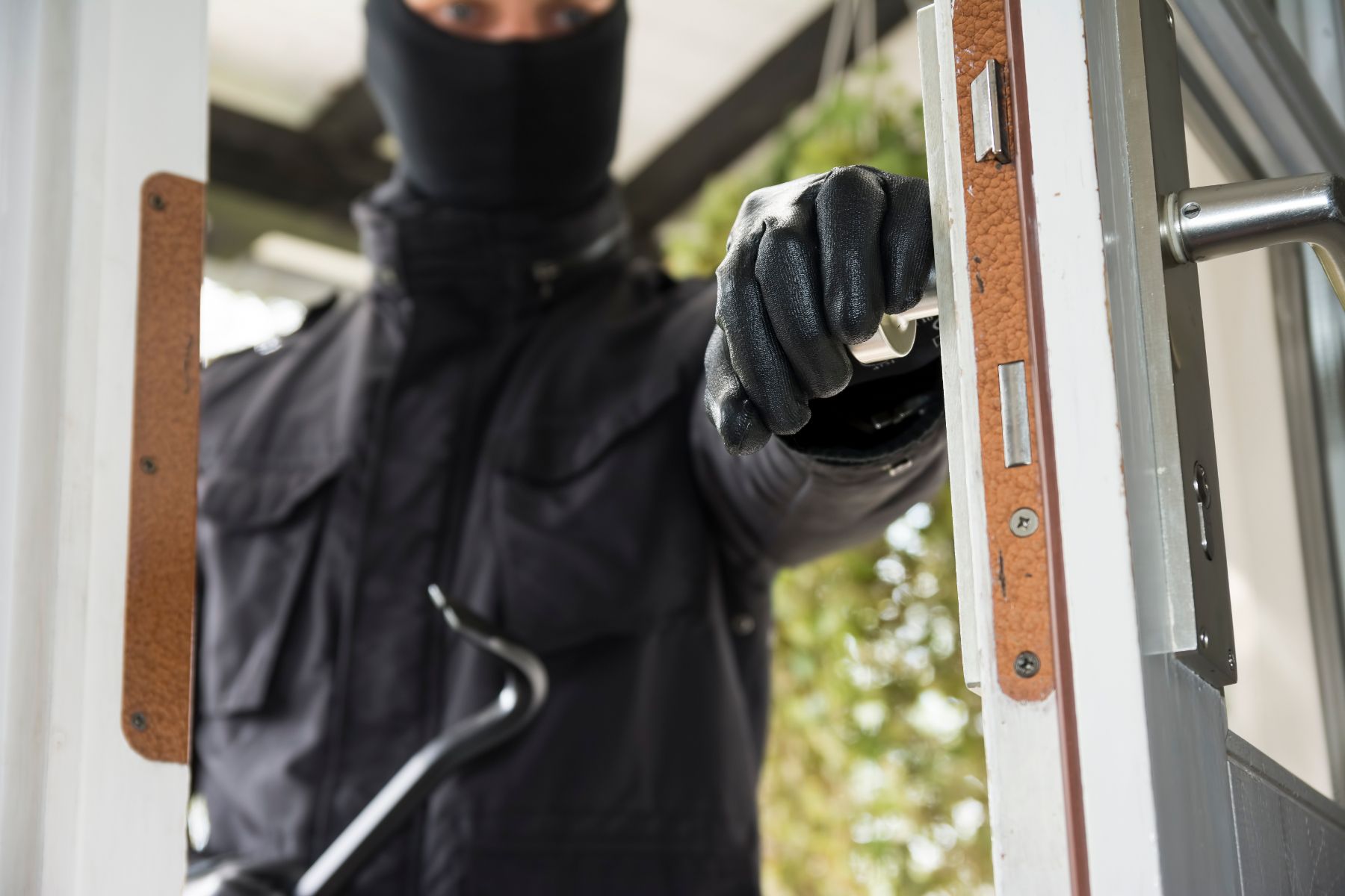 How to burglar-proof your home while on holiday this summer