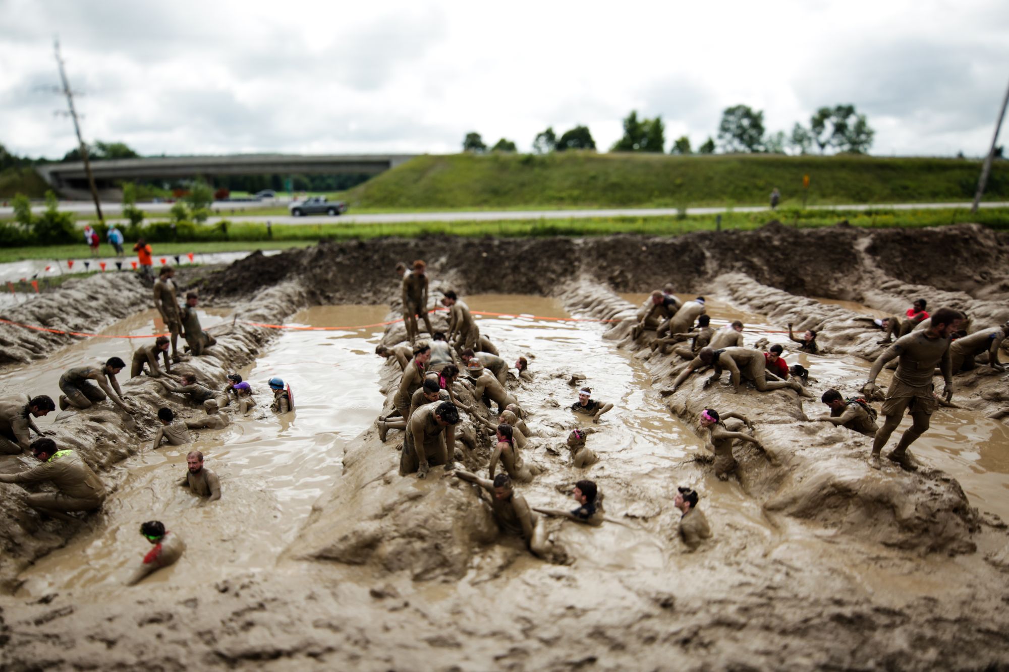 Challengers take on Manchester Tough Mudder to tackle male fertility