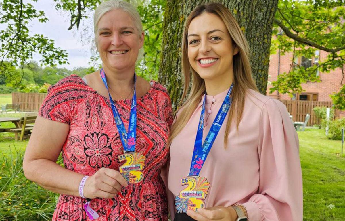 Reading fundraisers glam up for marathon MoonWalk through London
