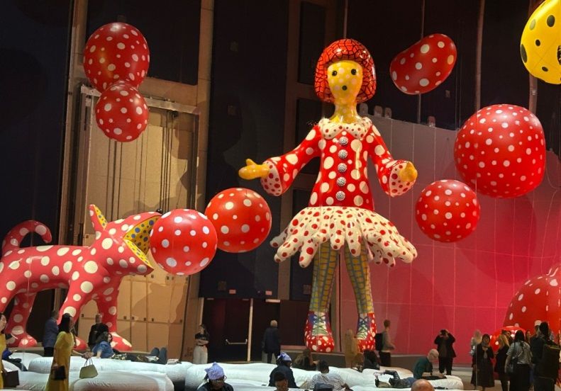 Manchester festival inflatable dolls and balloon sculpture a 'must-see'