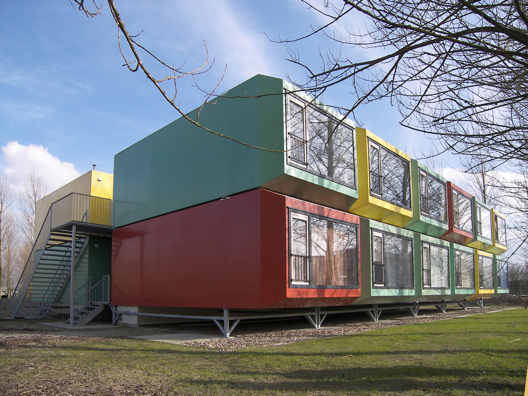 spacebox-studios-student-halls-apeldoorn colourful-shipping-containers-student-hall-sweden