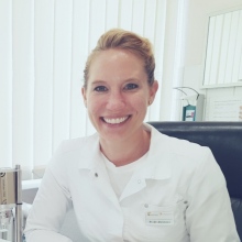 Bild vergrößern: Julia Deinzer, Hautarzt (Dermatologe) Berlin