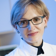 Bild vergrößern: Annett Müller, Mund-Kiefer-Gesichtschirurg Dresden