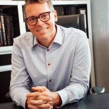 Bild vergrößern: Timo A. Spanholtz, Plastischer & Ästhetischer Chirurg Bergisch Gladbach