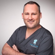 Bild vergrößern: Alexander Kampf, Zahnarzt Grebenstein