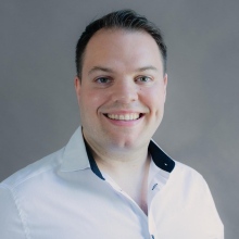 Bild vergrößern: Christopher Hösl, Zahnarzt Berlin