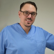 Bild vergrößern: Simon-Peter Becker, Zahnarzt Mannheim