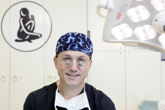 Dr. med. Holger Osthus - Plastischer & Ästhetischer Chirurg Böblingen