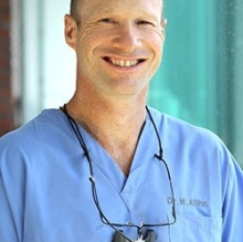 Bild vergrößern: Marcel Allihn, Zahnarzt Lübeck