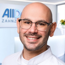 Bild vergrößern: Jose Enrique Cento Santana, Zahnarzt Hamburg