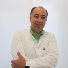 Bild vergrößern: Michael Damouras, Zahnarzt Erlensee