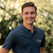 Bild vergrößern: Sebastian Bayer, Zahnarzt Lindern