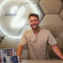 Bild vergrößern: Marcus Schader, Zahnarzt München