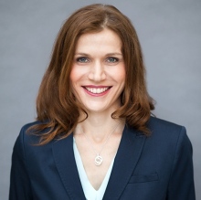 Bild vergrößern: Sandra Holzberger, Zahnarzt München