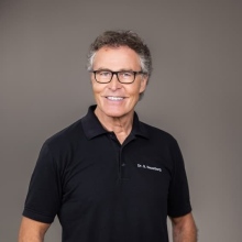 Bild vergrößern: Bernd Neuerburg, Zahnarzt Bergisch Gladbach