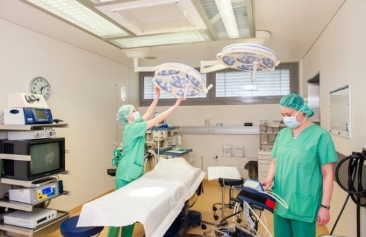 Dr. Med. René Schwarz Orthopäde Unfallchirurg Dr. med. Ali Dadashi - Facharzt für Allgemeinchirurgie, Viszeralchirurg