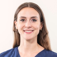 Bild vergrößern: Cendrine Ines Margaux Decker, Zahnarzt München