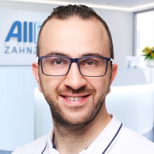 Bild vergrößern: Mahmoud Moftah, Zahnarzt Stuttgart