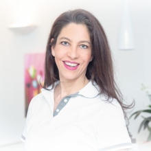 Bild vergrößern: Nina Roschmann, Zahnarzt Neu-Ulm